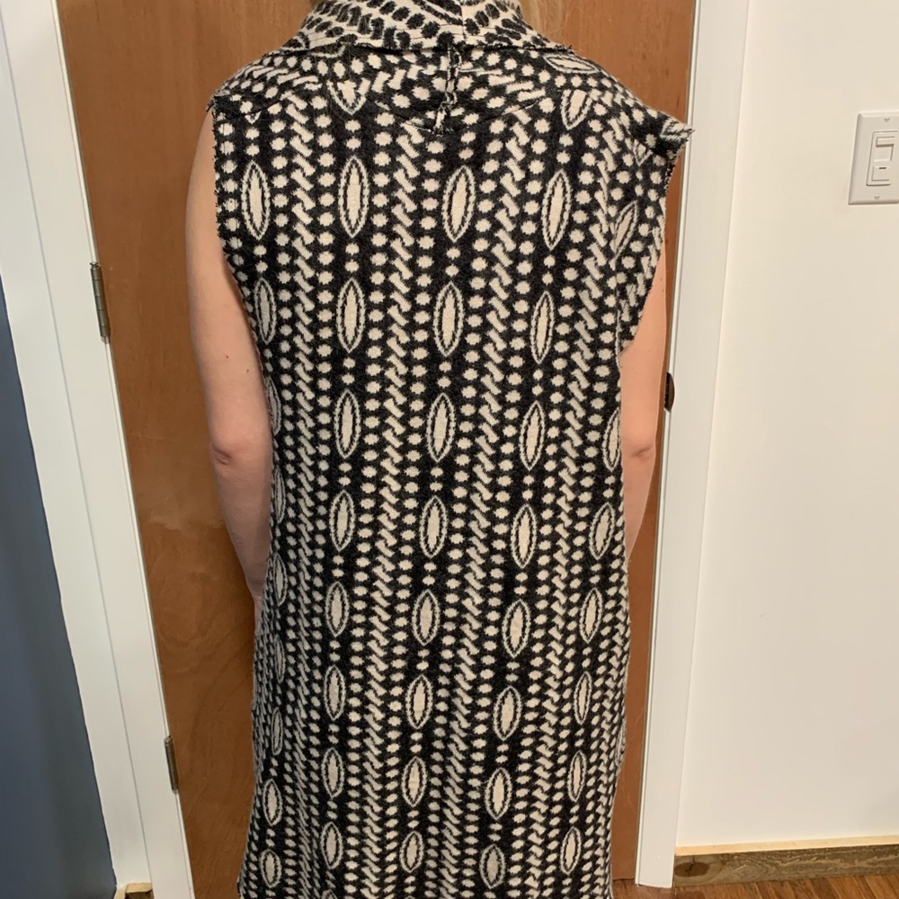 Anthropologie Moth vest , super comfy and trendy